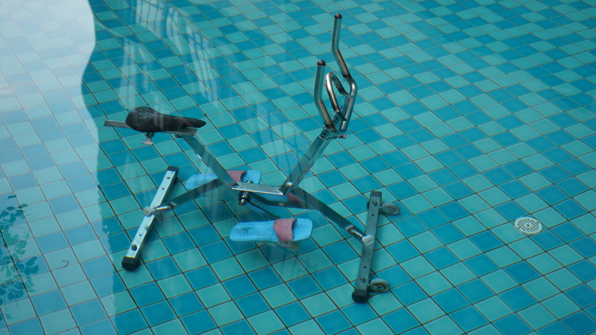 Vélo de piscine immergé